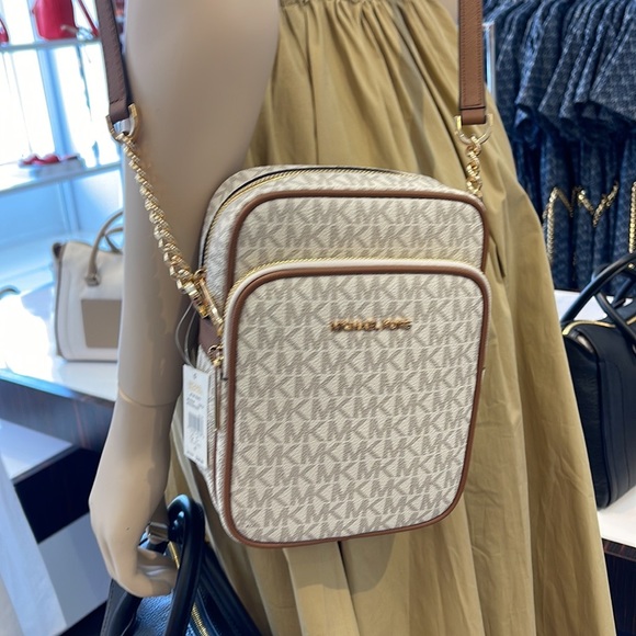 MICHAEL KORS  Jet Set Travel Medium Logo Crossbody Flight Bag # 35F1GTVC2B NWT - Picture 15 of 16